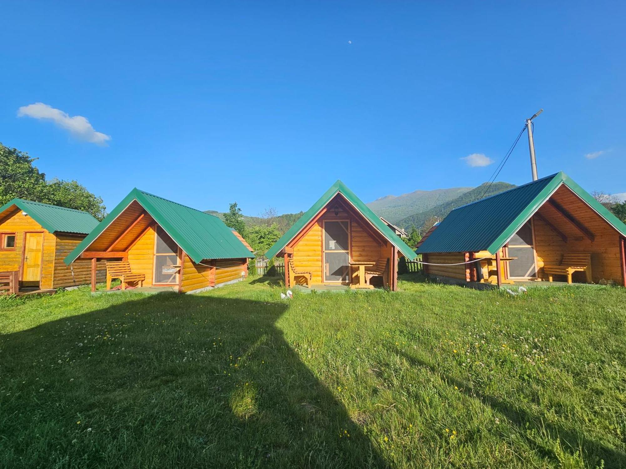 Konaci Oceva Zemlja Bungalovi Konaci Oceva Zemlja Vikendica Мойковац Екстер'єр фото