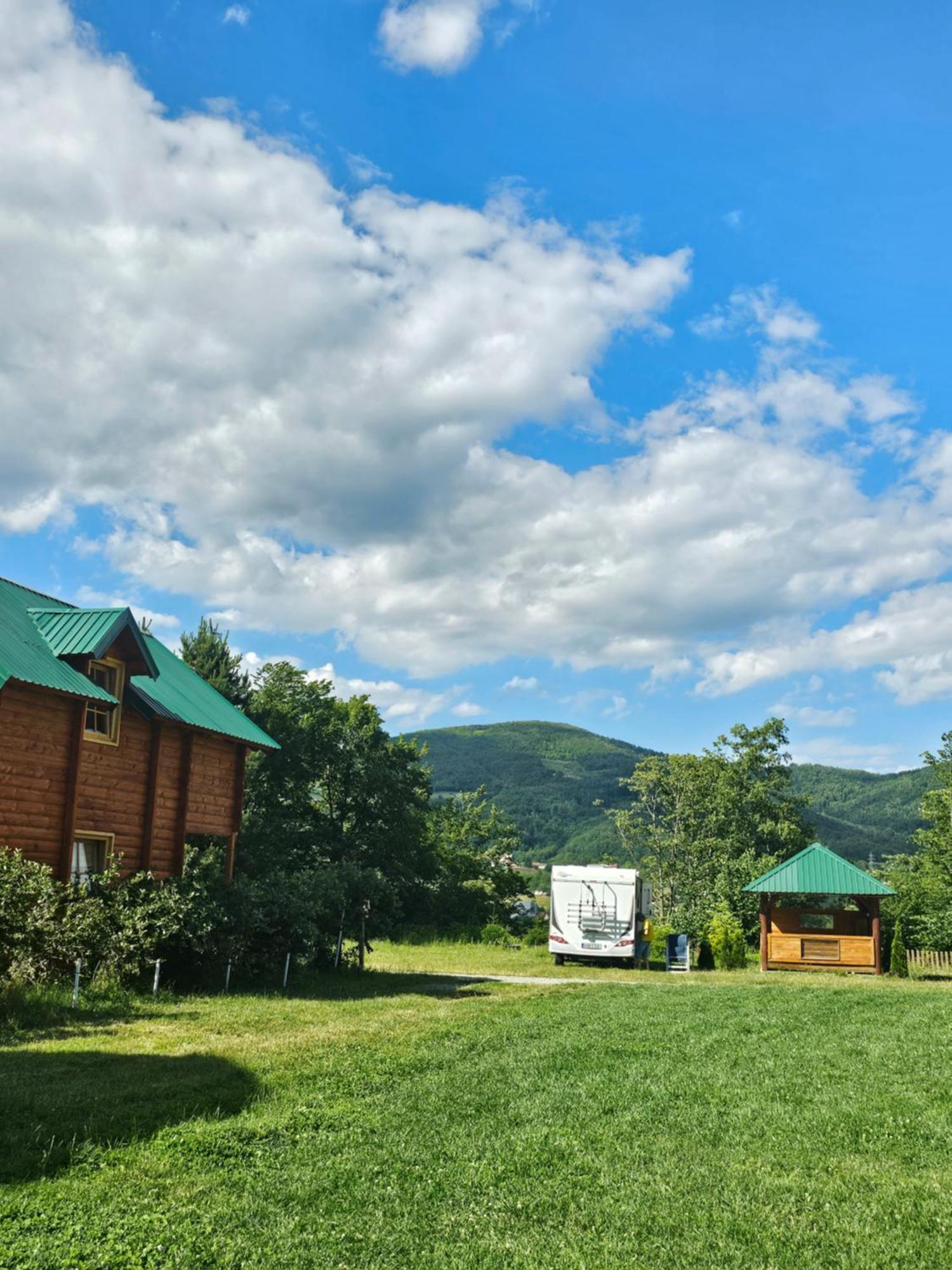 Konaci Oceva Zemlja Bungalovi Konaci Oceva Zemlja Vikendica Мойковац Екстер'єр фото