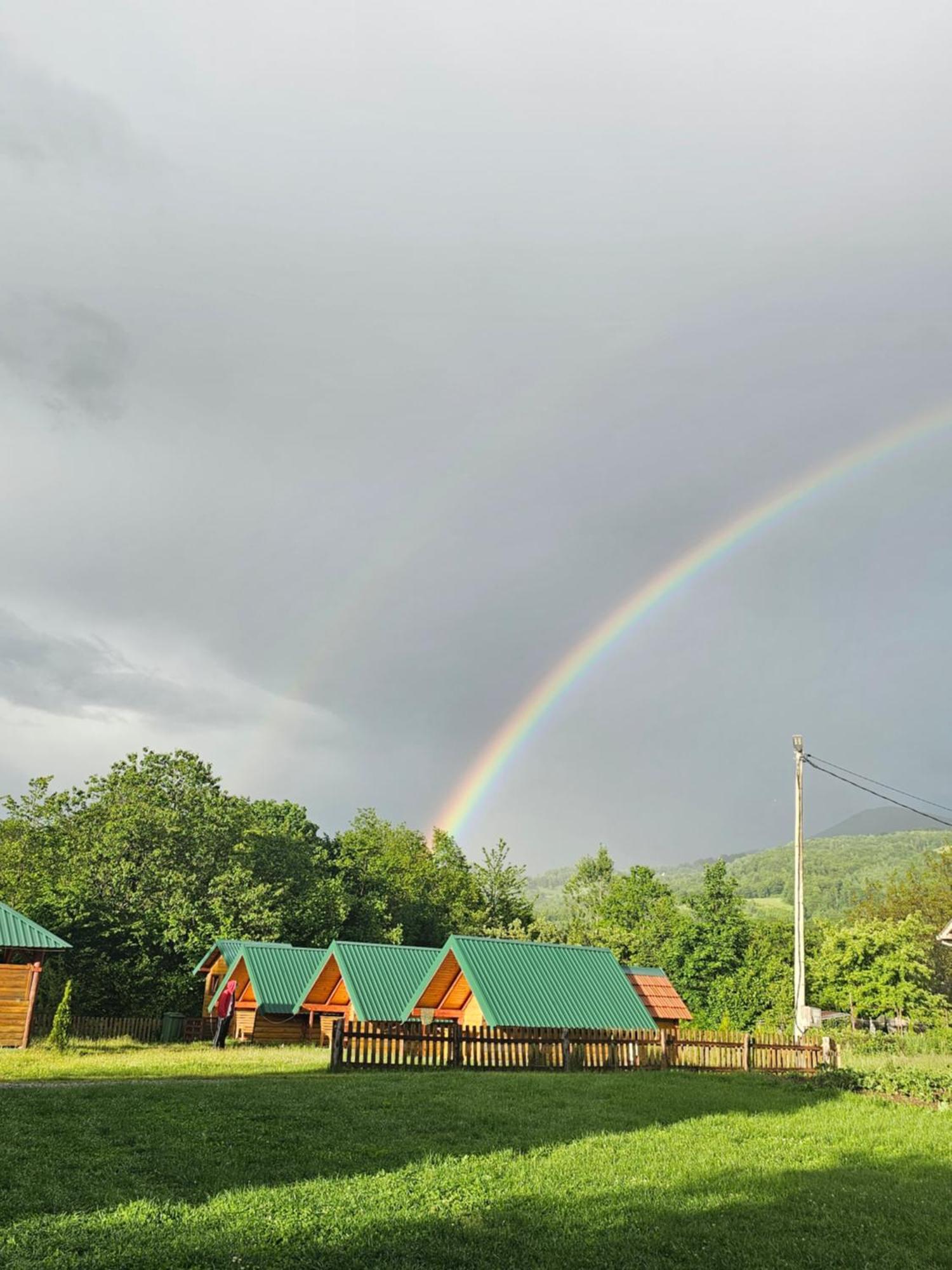 Konaci Oceva Zemlja Bungalovi Konaci Oceva Zemlja Vikendica Мойковац Екстер'єр фото
