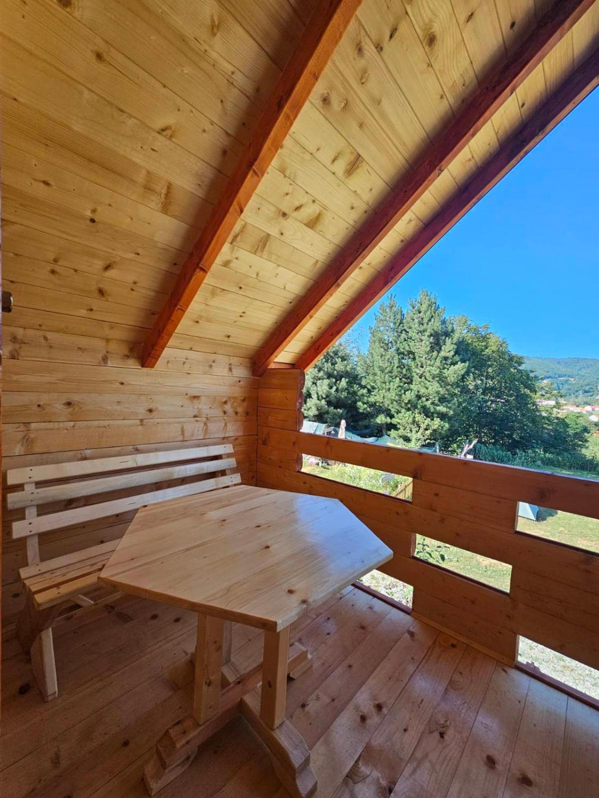 Konaci Oceva Zemlja Bungalovi Konaci Oceva Zemlja Vikendica Мойковац Екстер'єр фото