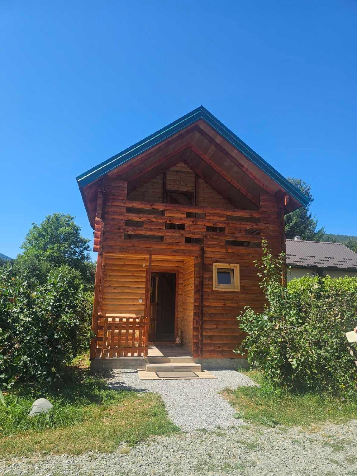 Konaci Oceva Zemlja Bungalovi Konaci Oceva Zemlja Vikendica Мойковац Екстер'єр фото