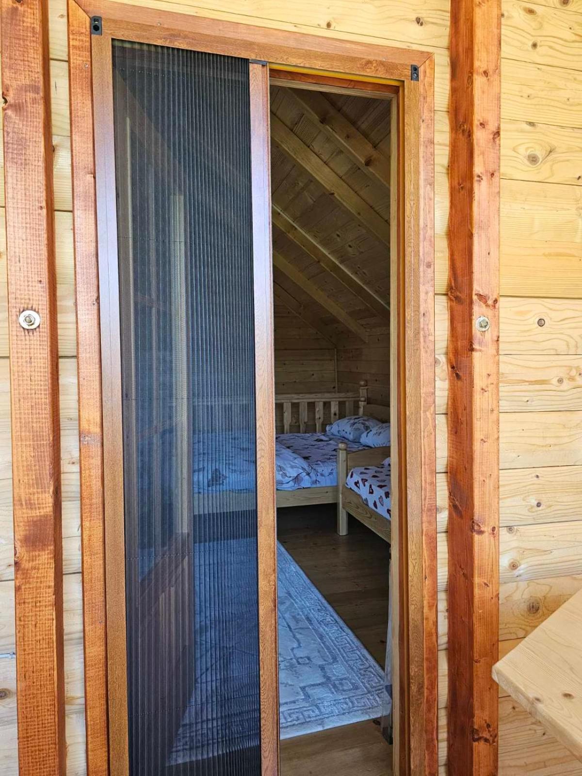 Konaci Oceva Zemlja Bungalovi Konaci Oceva Zemlja Vikendica Мойковац Екстер'єр фото