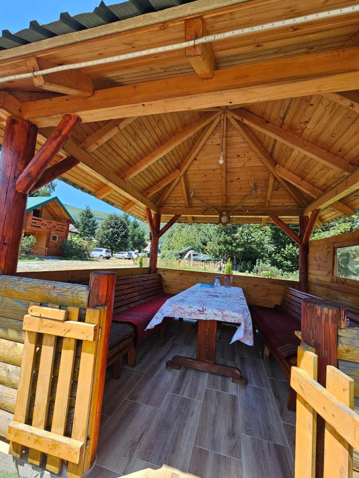 Konaci Oceva Zemlja Bungalovi Konaci Oceva Zemlja Vikendica Мойковац Екстер'єр фото