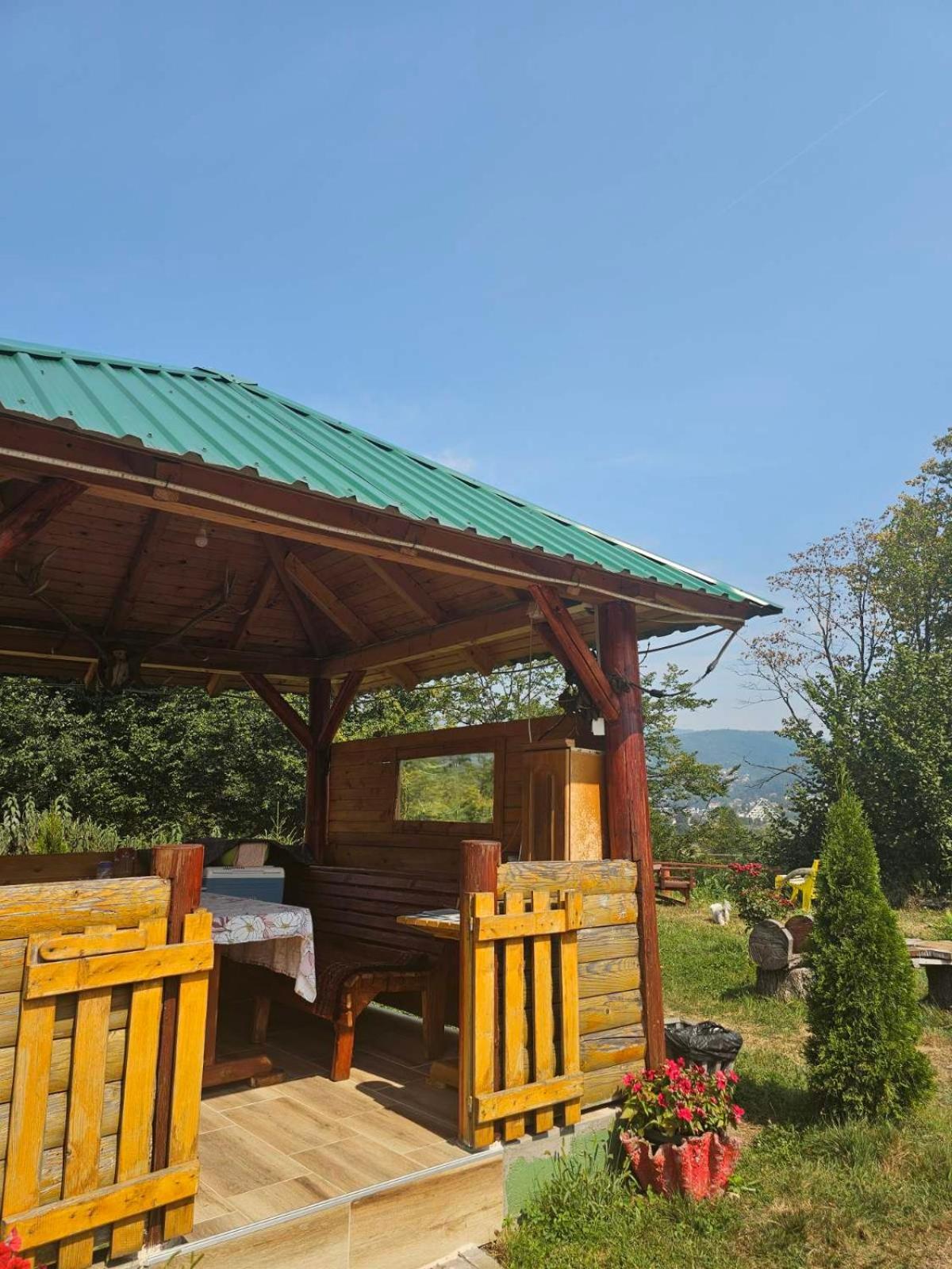 Konaci Oceva Zemlja Bungalovi Konaci Oceva Zemlja Vikendica Мойковац Екстер'єр фото