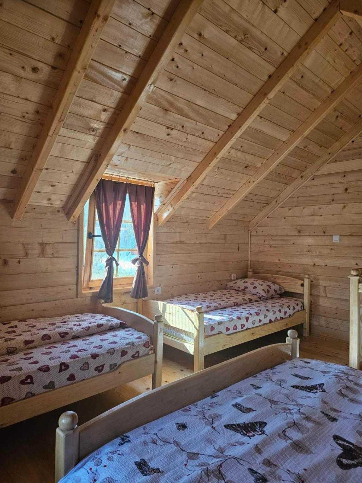 Konaci Oceva Zemlja Bungalovi Konaci Oceva Zemlja Vikendica Мойковац Екстер'єр фото