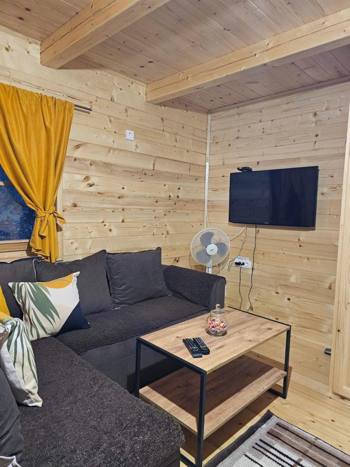 Konaci Oceva Zemlja Bungalovi Konaci Oceva Zemlja Vikendica Мойковац Екстер'єр фото