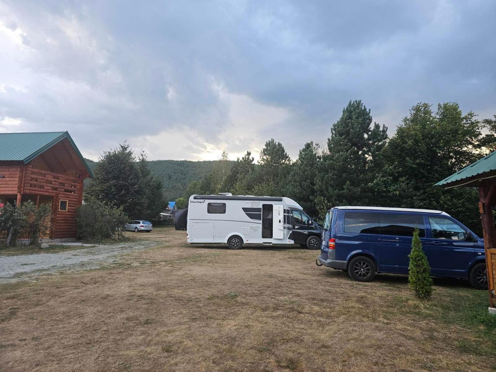 Konaci Oceva Zemlja Bungalovi Konaci Oceva Zemlja Vikendica Мойковац Екстер'єр фото
